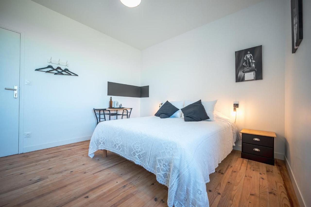 Deluxe Double Room with Shower