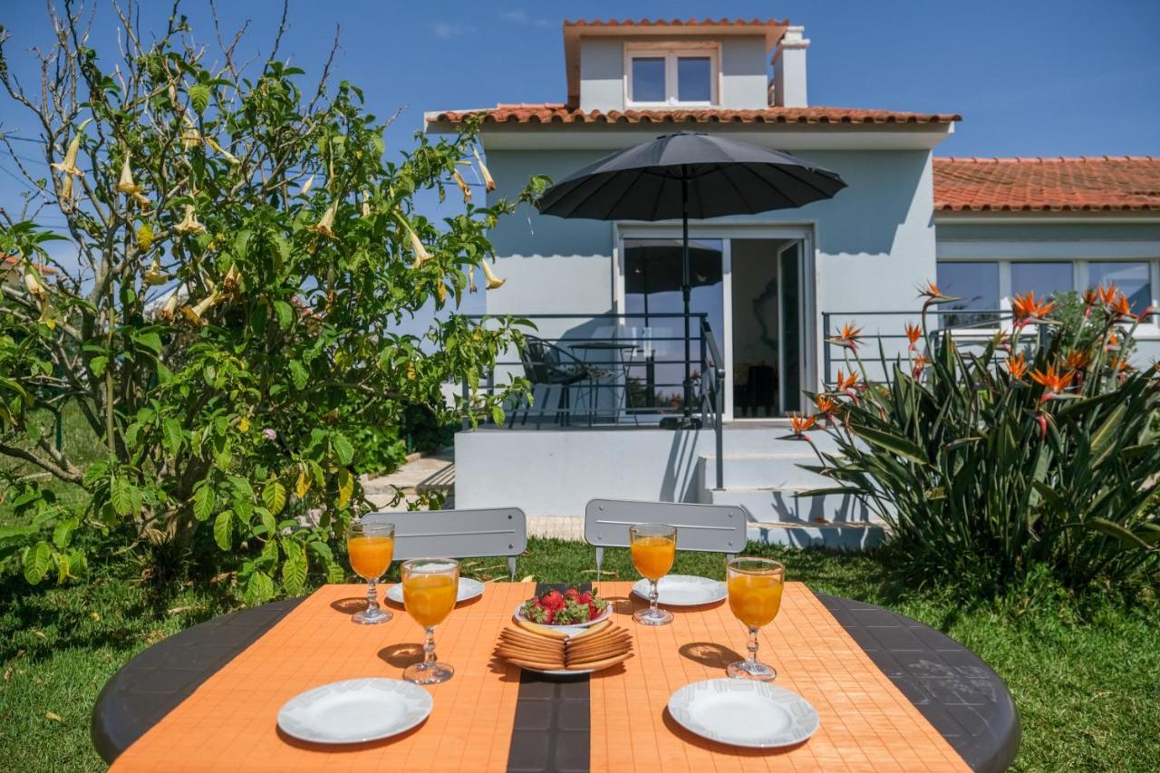 Like-Home-T3 House-garden, sea view, beach - B&B Casais de São Lourenço