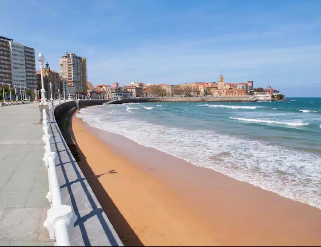 CORAZON DE GIJON, A 1 MIN DE PLAYA, BARES Y PUERTO - B&B Gijón