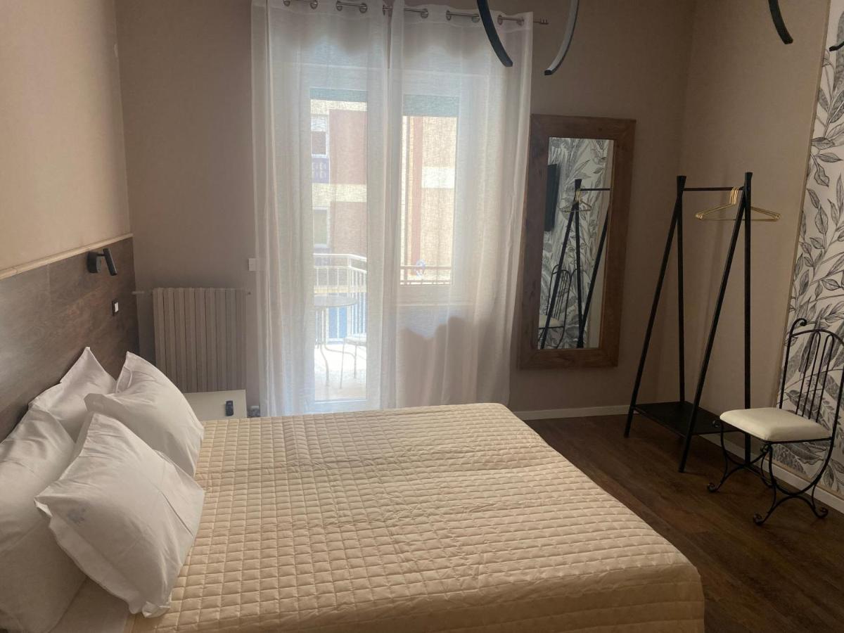 Large Double or Twin Room