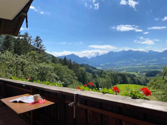 Apartment with Mountain View