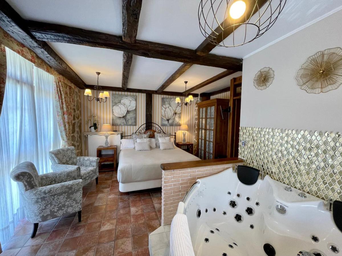 Family Two-Bedroom Suite with Jacuzzi