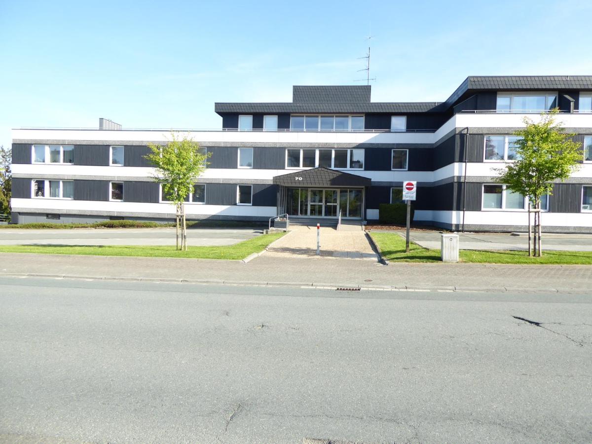 Glamory Winterberg Ferienwohnung Pool Sauna Wifi 6 Personen near Ski Lift Balkon PS4 - B&B Winterberg