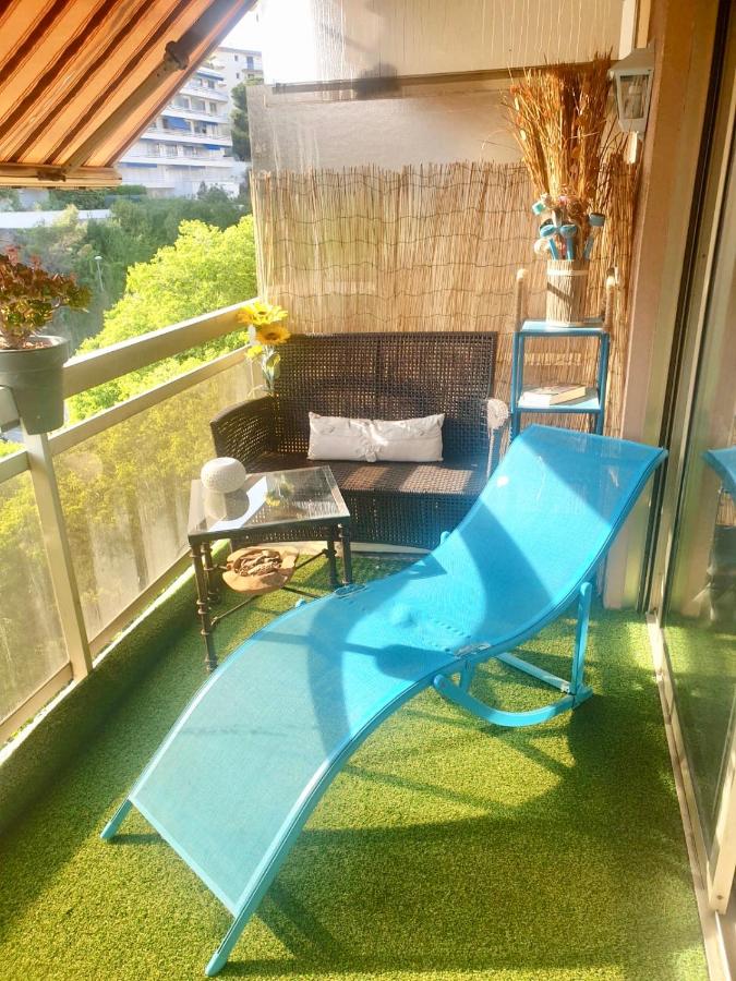 Luxurious Studio in Cannes 450m from sea with Terrace and Air Conditioning and private Parking - B&B Cannes