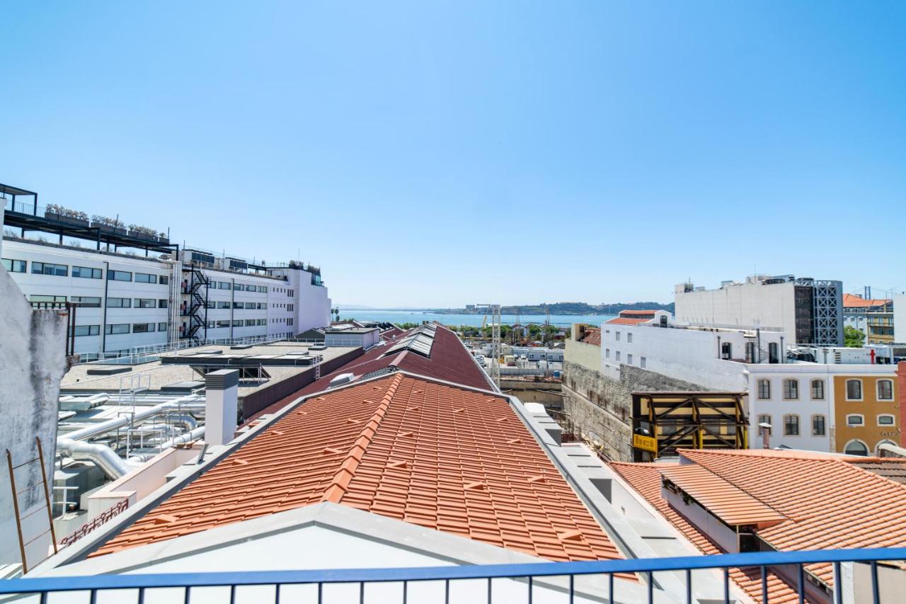 Blue by the River 4 - Unique Penthouse Duplex with a View - Chambres d'hôtes Lisbonne