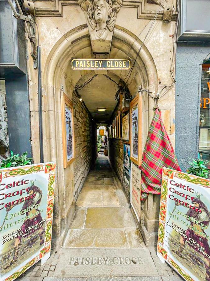 Lively & Energetic 2BR on The Royal Mile - B&B