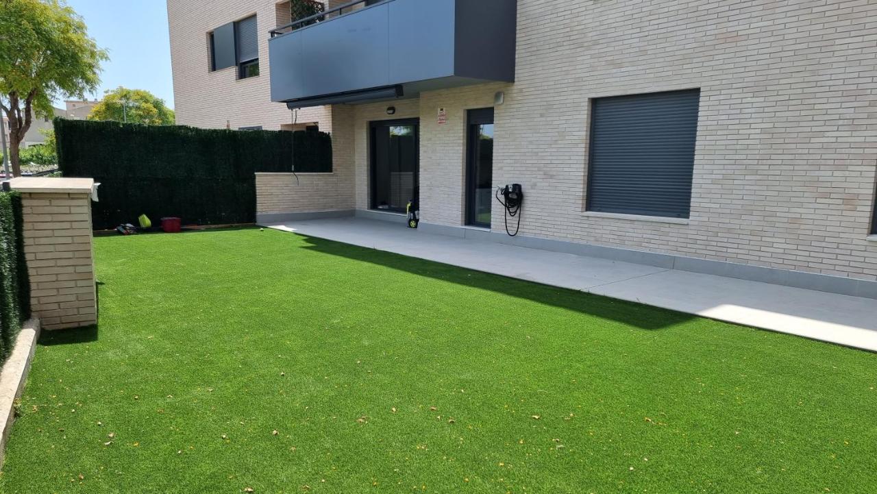Apartamento diseño con jardín privado a 100 metros del mar - Chambres d’hôtes Torredembarra