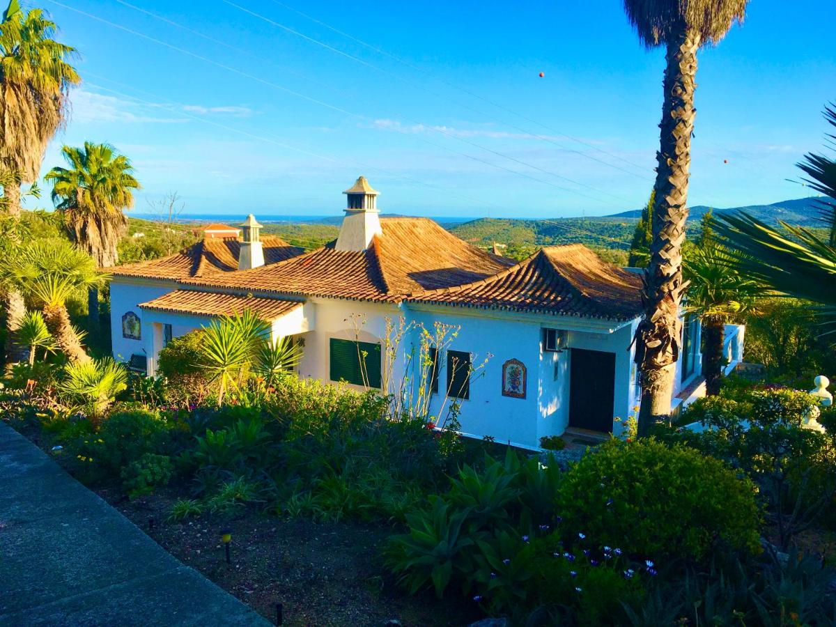 Magical VILLA CASA KOI in Sao Bras de Alportel - B&B