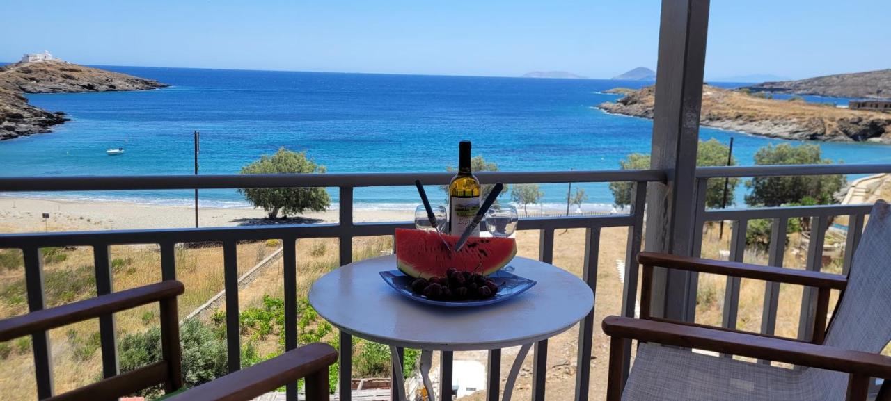 B&B Kýthnos - House on the Beach 1st Floor one room apartment - Bed and Breakfast Kýthnos