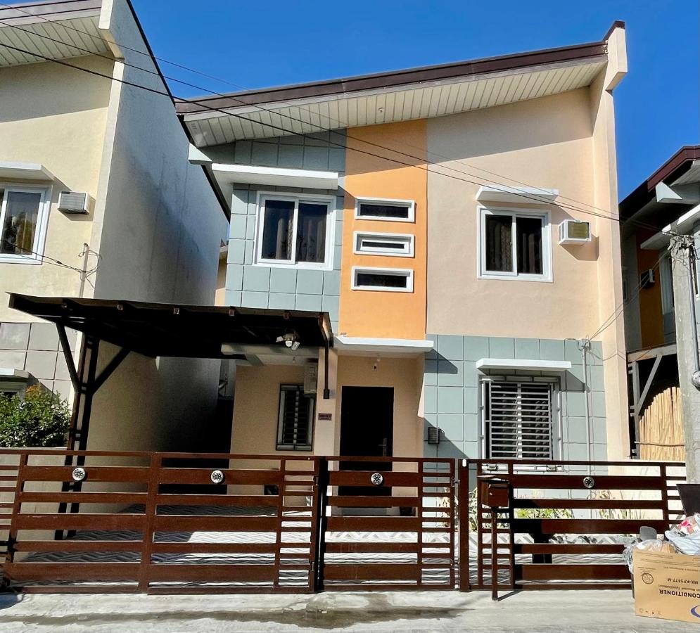 B&B Angeles City - Mago Nouveau Residence 3bdrm-3bath Subdivision - Bed and Breakfast Angeles City