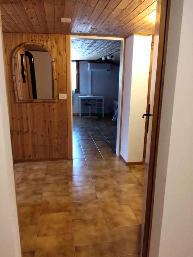 Camera Quadrupla Superior