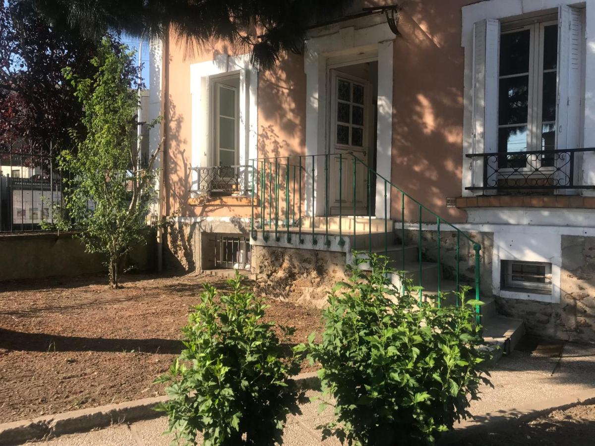 B&B Neuilly-Plaisance - Résidence Banlieue Parisienne Neuilly - Bed and Breakfast Neuilly-Plaisance