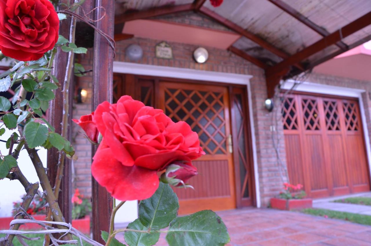 Departamentos Familiares Rosas Rojas - Chambres d’hôtes Villa Gesell