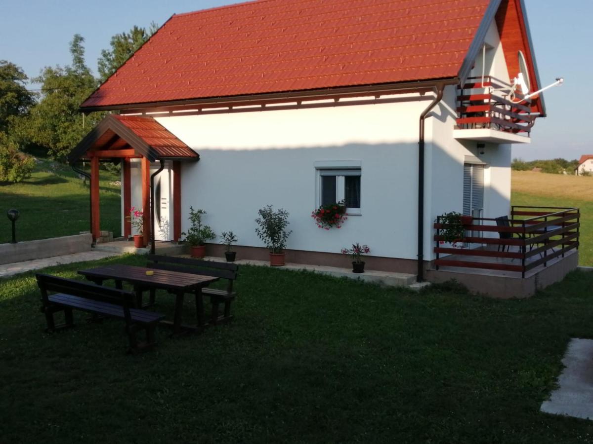Apartments and Rooms Krizmanic - B&B Smoljanac