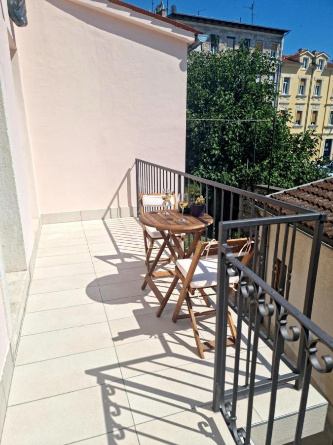 Central Studio Apartment - B&B