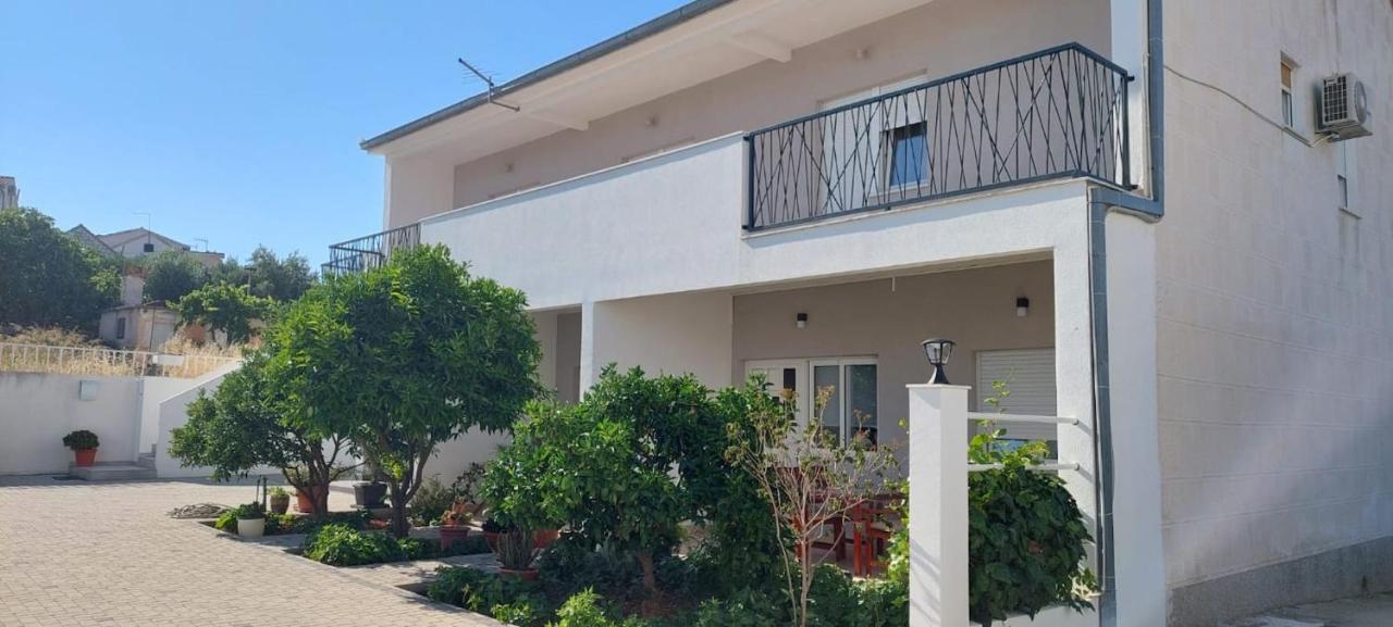 Apartments Vukman Okrug Donji - B&B