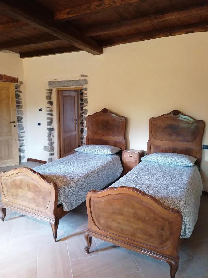 Twin Room with Shared Bathroom
