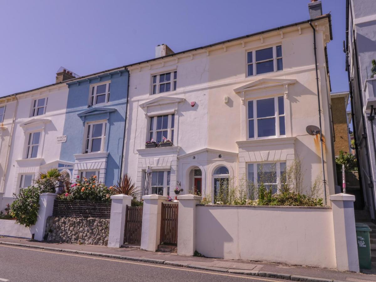 B&B Folkestone - 6 Gloster Terrace - Bed and Breakfast Folkestone