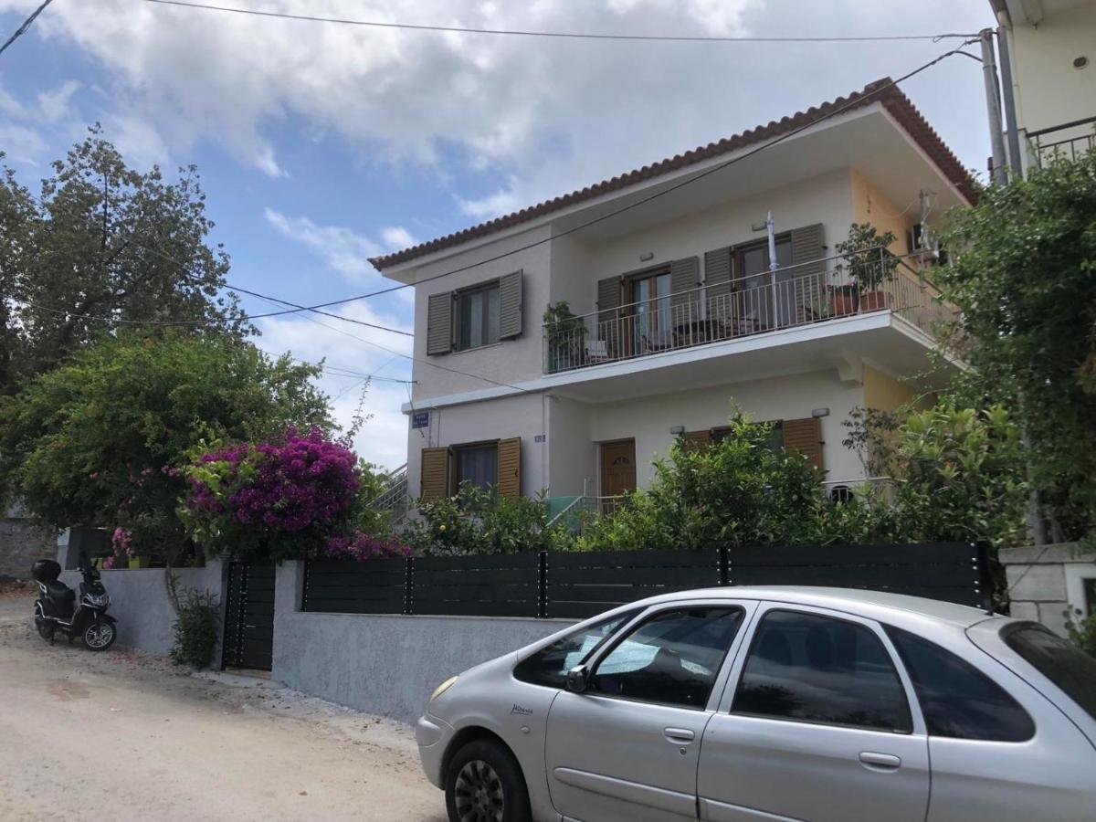 Cosy apartment in Stoupa - B&B