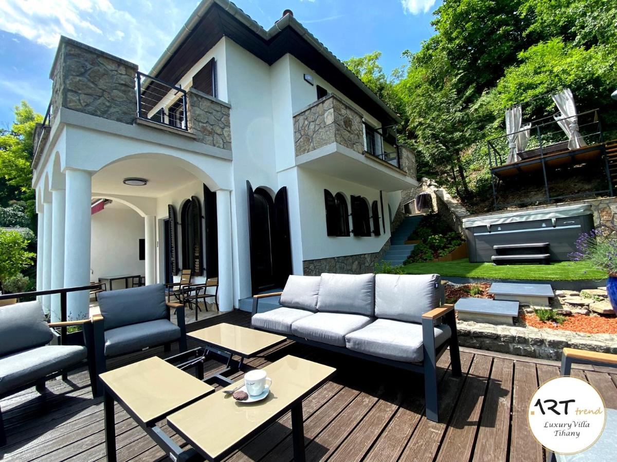 B&B Tihany - ARTtrend Luxury Villa - Bed and Breakfast Tihany