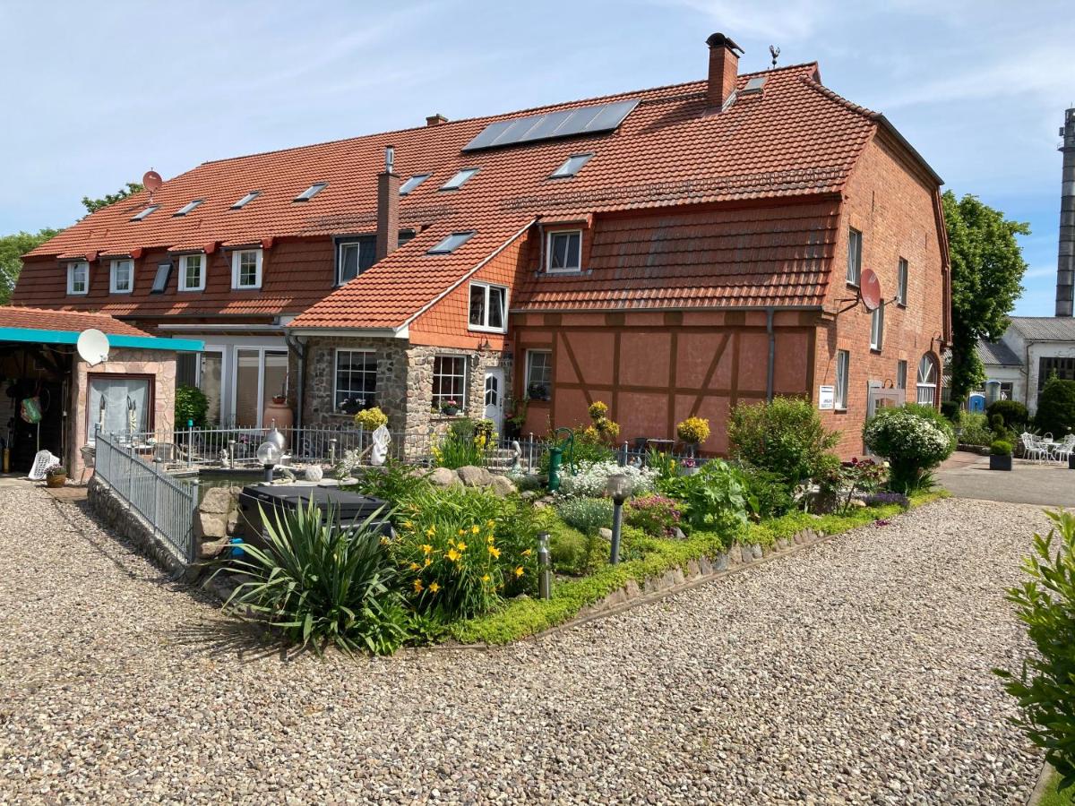 B&B Grundshagen - Landhausidyll Apartment 4 - Bed and Breakfast Grundshagen