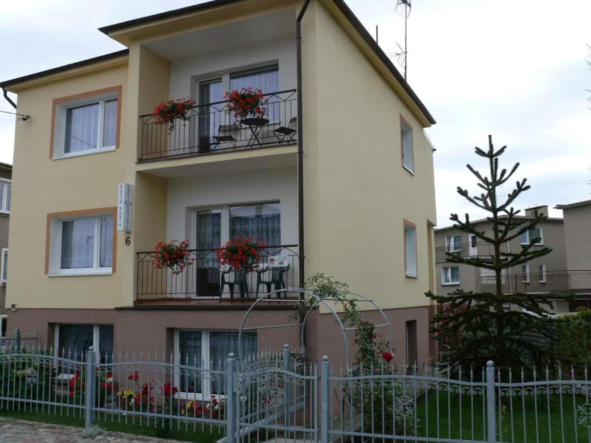 Pokoje pod różami - B&B