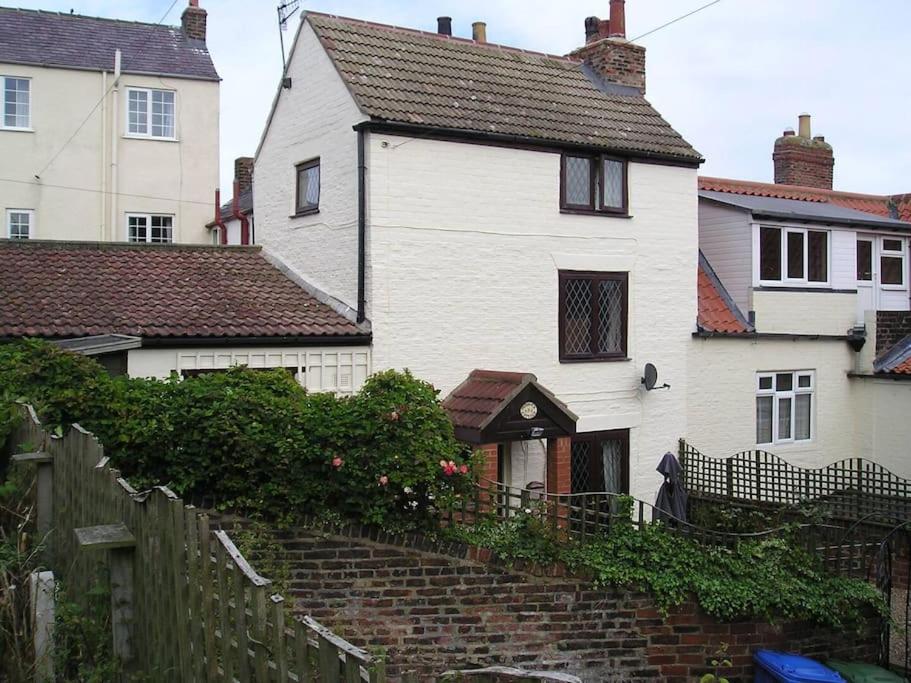 B&B Whitby - Award winning pet friendly paddock cottage - Bed and Breakfast Whitby