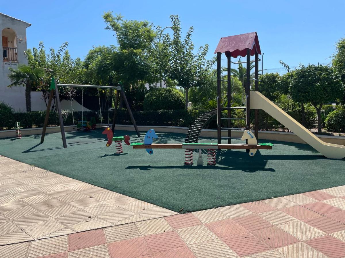 Adosado con piscina y tenis - B&B Benicàssim