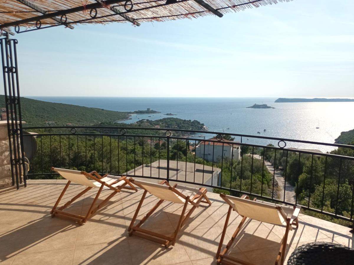 Lustica-Apartment Dora2 - Bed and Breakfast