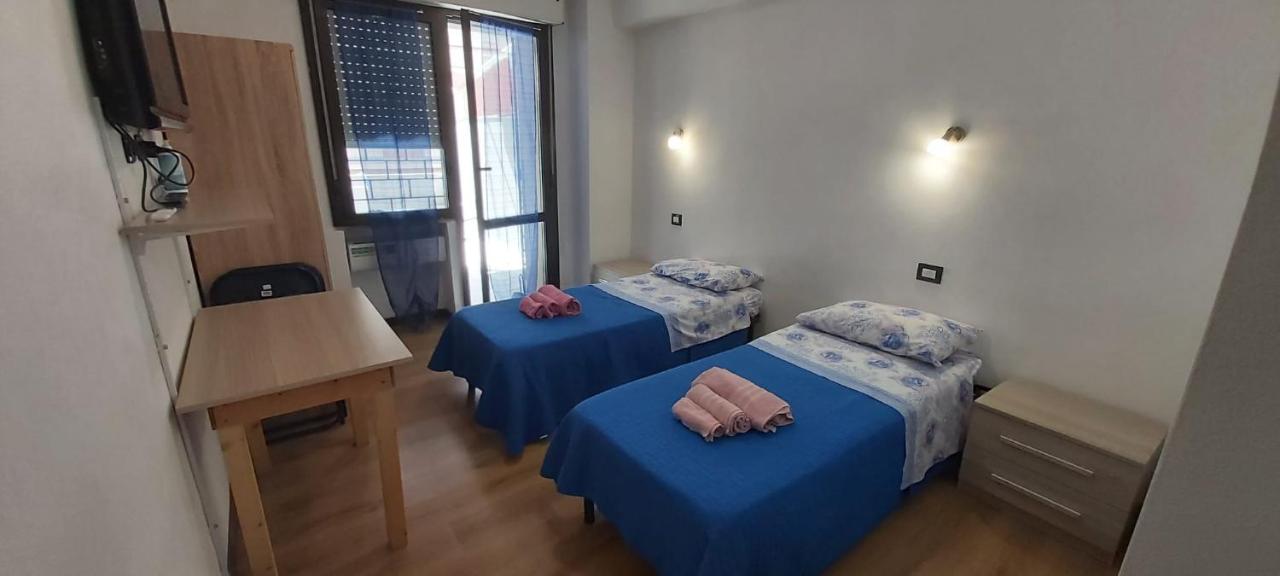 Camera Matrimoniale/Doppia con Letti Singoli con Bagno Privato