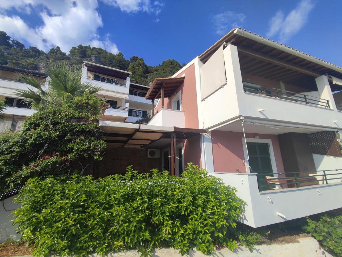 Glyfada Beach House - B&B