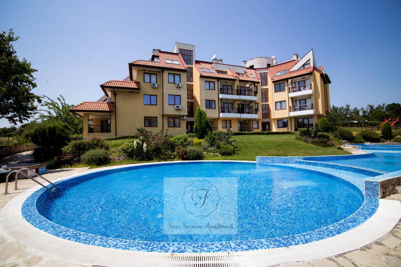 Four seasons apartment - Oasis beach resort - B&B Bliznatsi