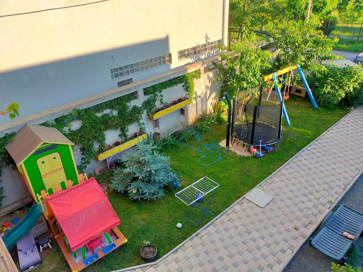 Casa Veseliei - B&B