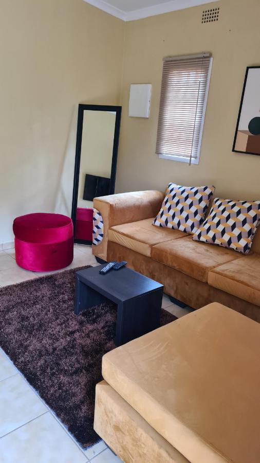 B&B Gaborone - Stone Villa - Bed and Breakfast Gaborone