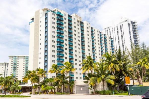 Beautiful 2 Bedroom Apartment on Hollywood Beach - B&B Hollywood