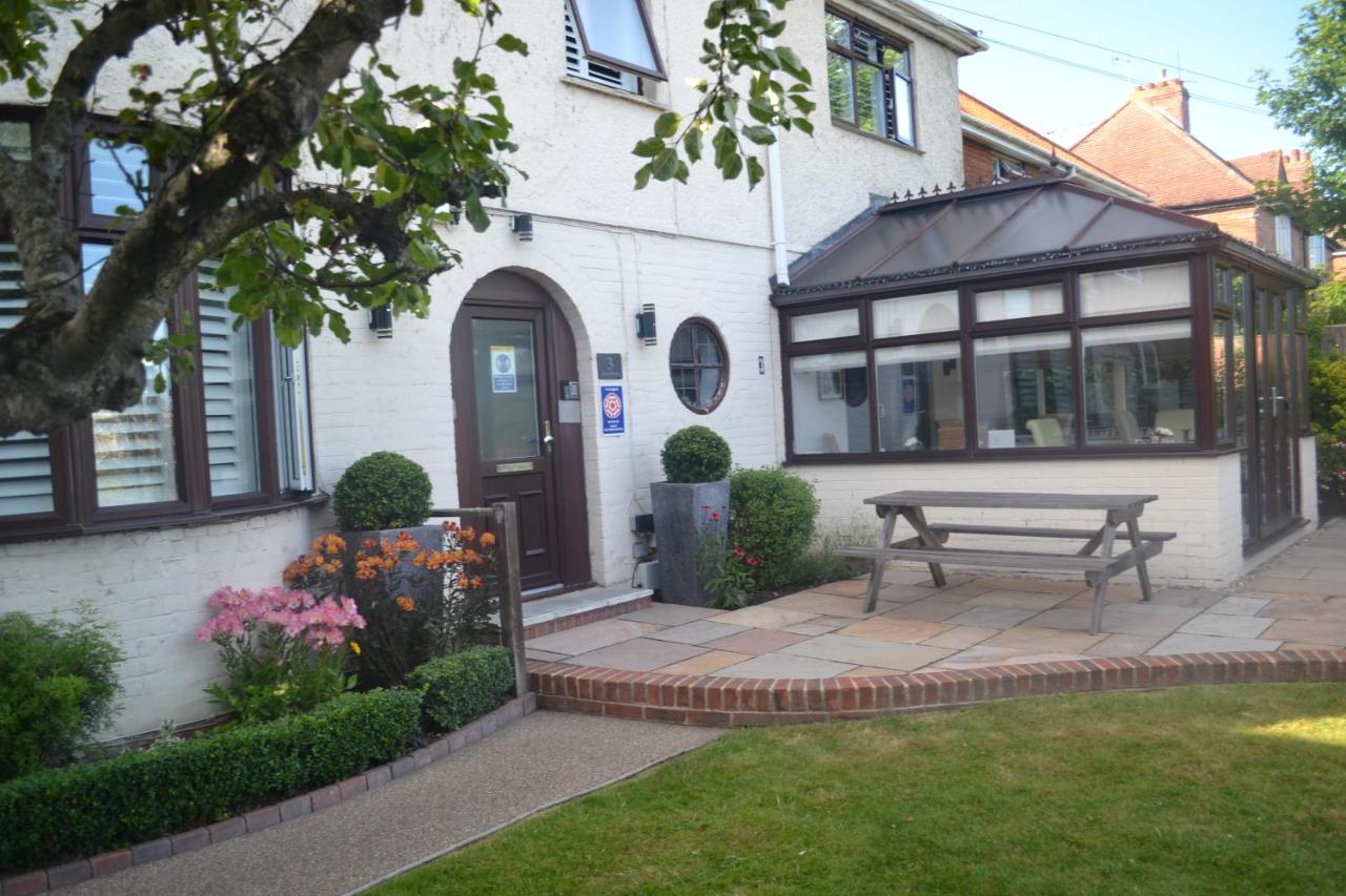 Harriet House B&B - Bed and Breakfast