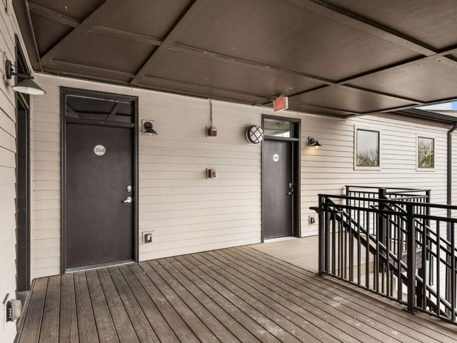 Music Row pearls with Vandy and Belmont at your doorstep - B&B