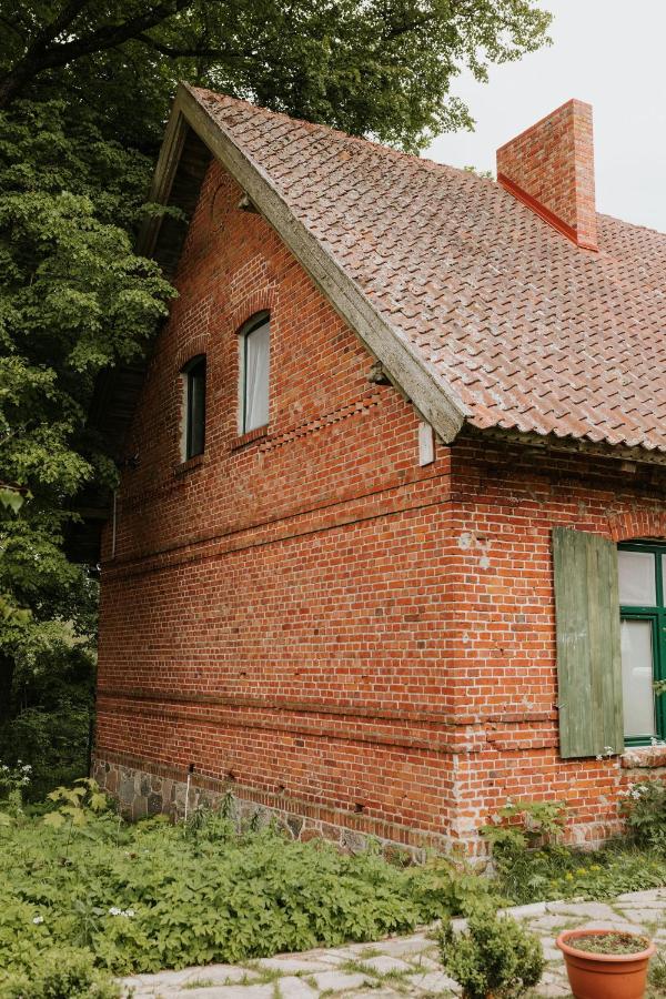 Stara Szkoła nad Jeziorem - B&B Czarne