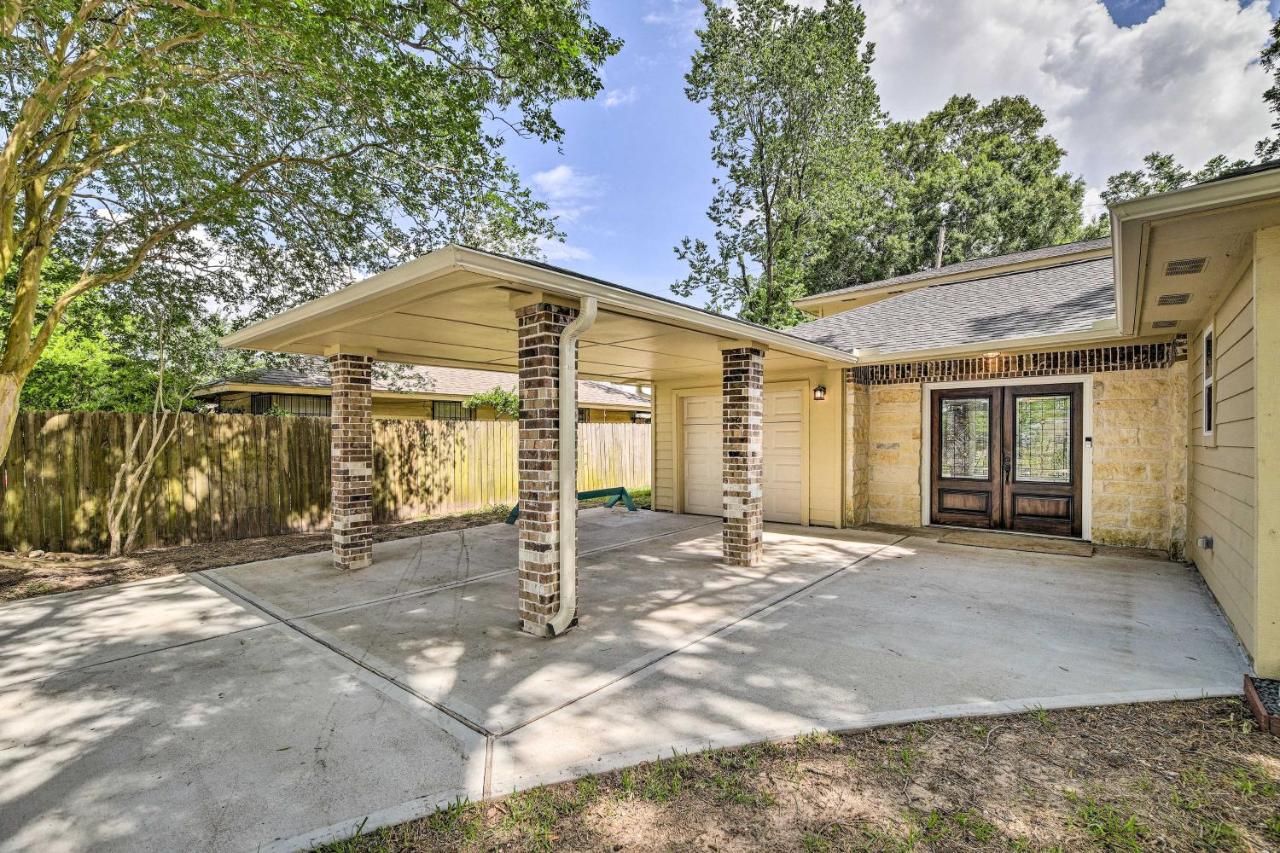 Spacious Houston Family Home with Game Room! - B&B