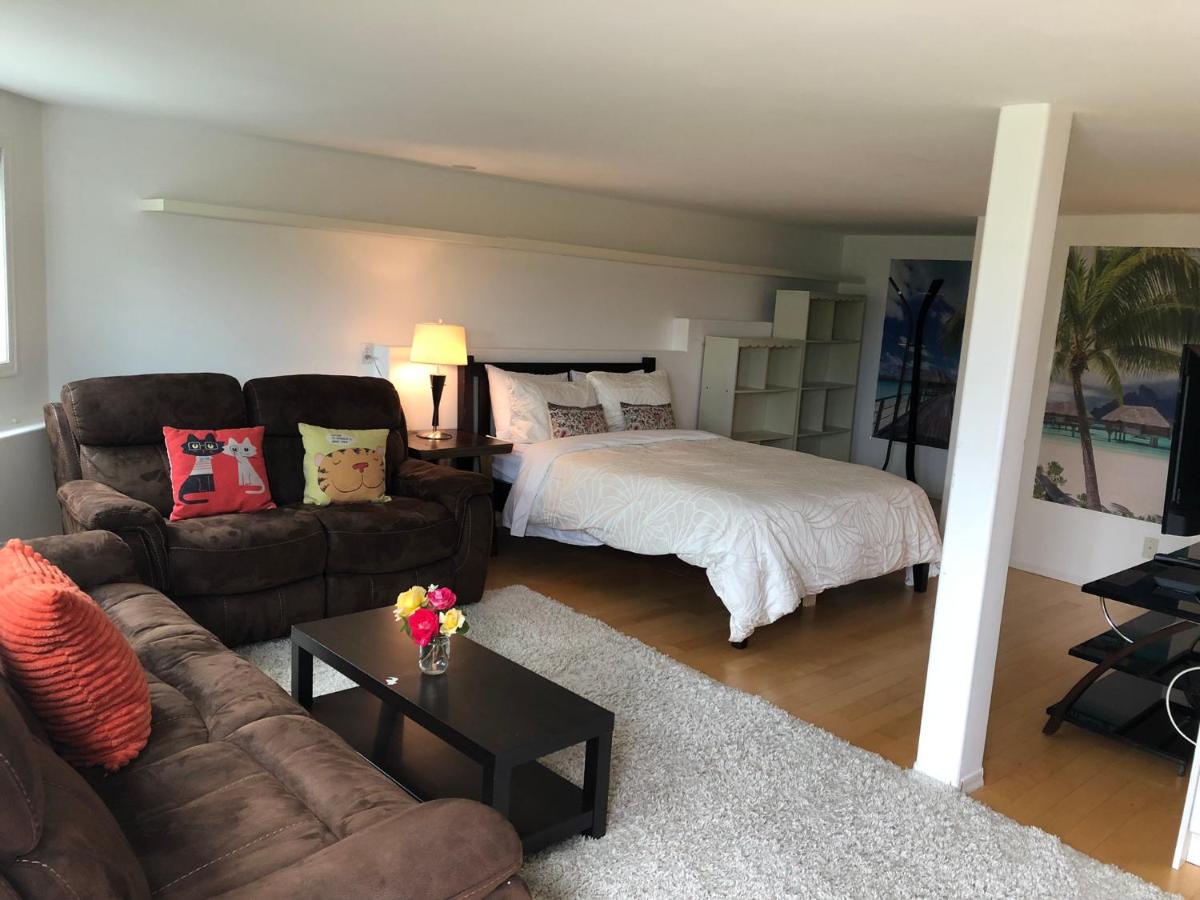 B&B Victoria - one bedroom suite near Hillside mall - Bed and Breakfast Victoria