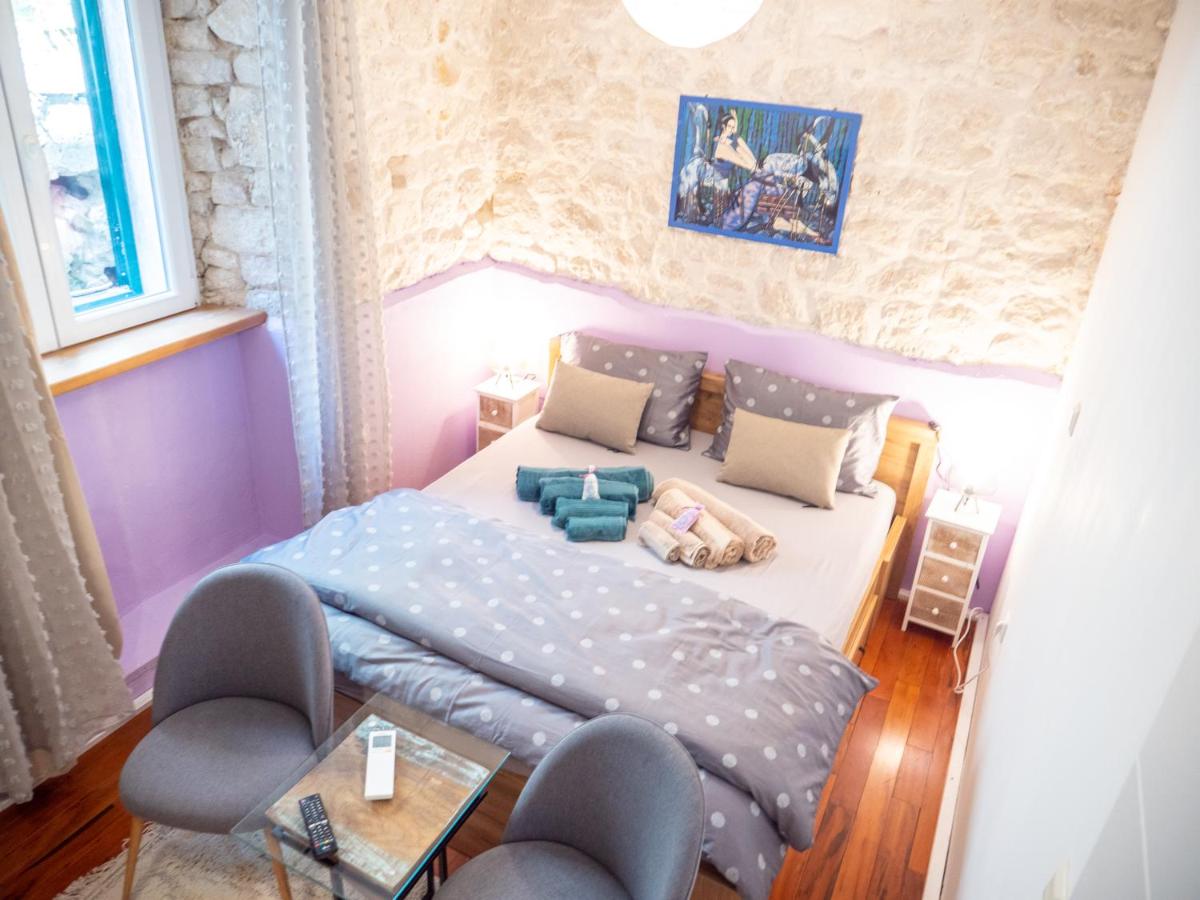 B&B Hvar - ~Melody Room ~ with Breezy & Silent Ambience - Bed and Breakfast Hvar