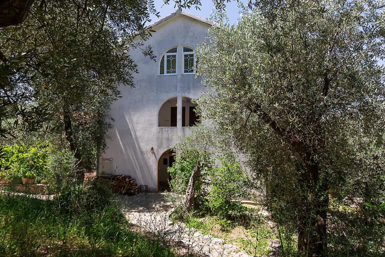 BARBARA SVETI STEFAN - B&B