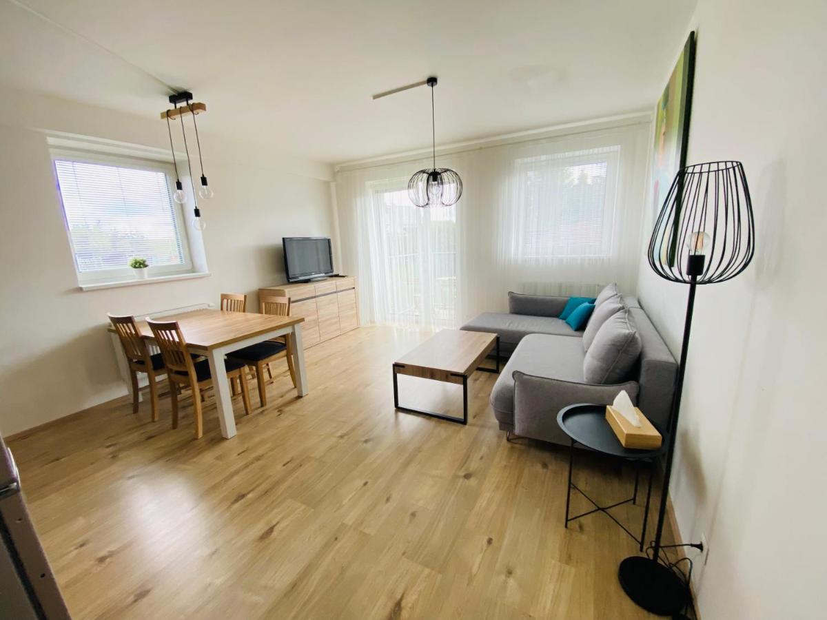 Apartment with Mountain View