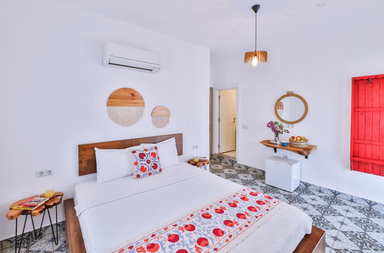 Chambre Double avec Balcon (2 Adultes + 1 Enfant)