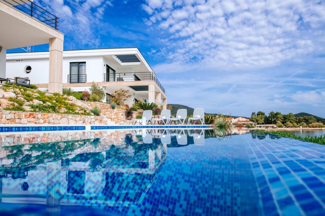 Villa con Vista Mare