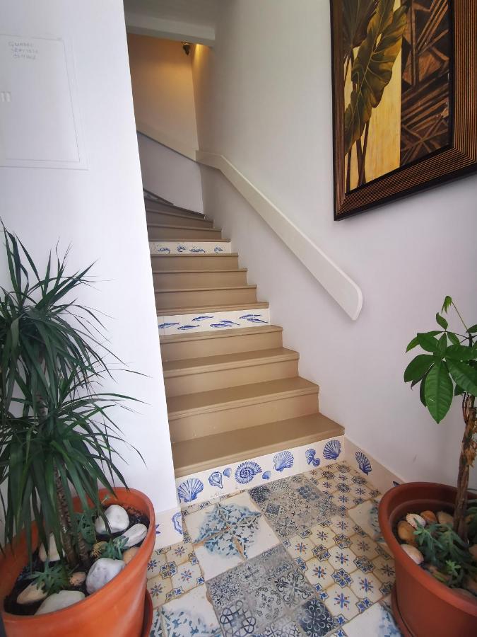 'Amêndoa or Limão' Charming Portuguese Style Apartment for Rent 'Vida à Portuguesa', Alojamento Local - Chambres d'hôtes Portimão