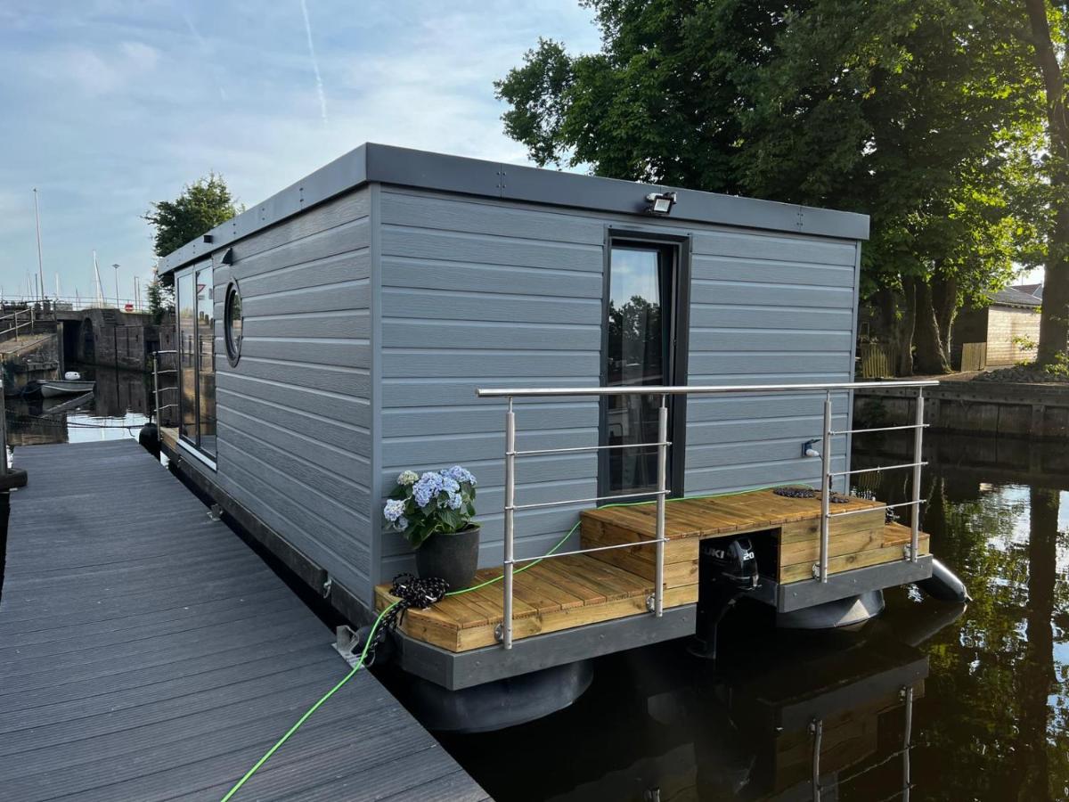 B&B Zwartsluis - New houseboat 2 bedrooms - Bed and Breakfast Zwartsluis
