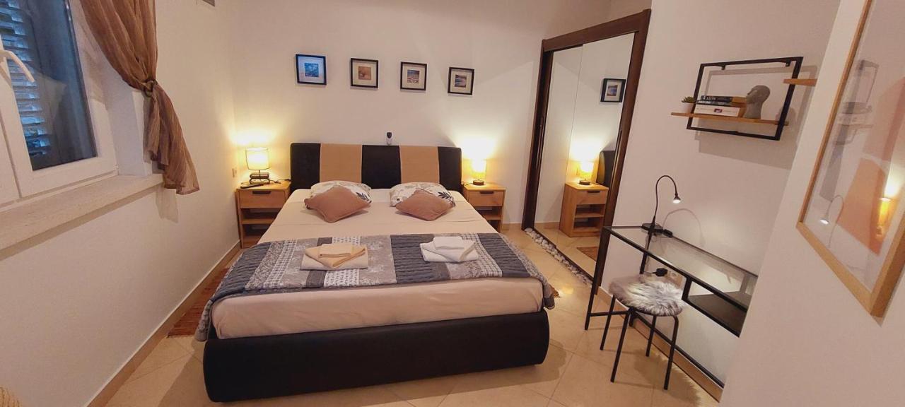 One-Bedroom Apartment with Patio