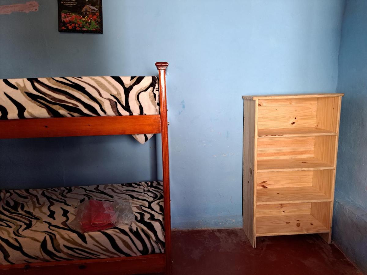 Chambre Triple avec Salle de Bains Commune