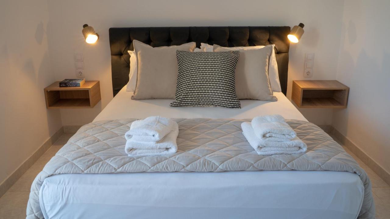 Apartment with Mountain View